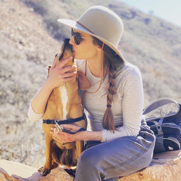 Meet your Posher, Jessica - Picture 2 of 5